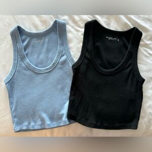 Abercrombie & Fitch Soft A&F Rib Essential Scoop Neck Cropped Tank Tops - XS